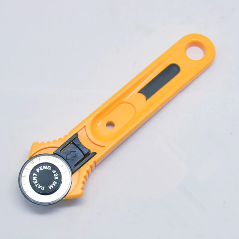 

Patchwork Fabric Sewing 28mm Rotary Cutter Leather Craft Circular Cut Yellow Blade Hand Tools