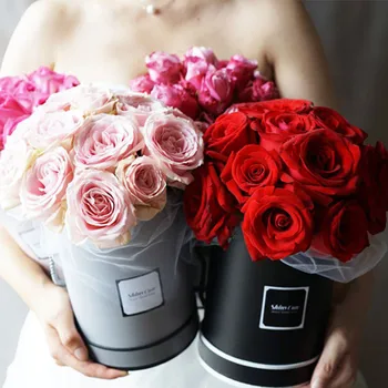 

High Grade Korean Pure Color Round Flower Paper Boxes with Lid Hug Bucket Florist Gift Packaging Box Matrials 13*13*18 cm 1pc