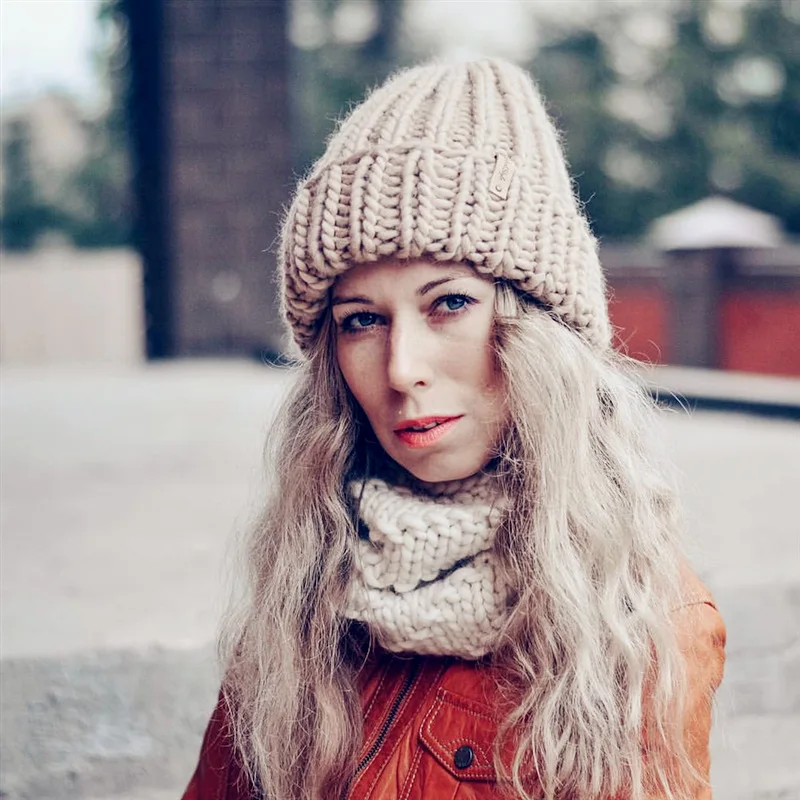 Fashion Knit hat ladies winter solid color simple thick wool hat warm earmuffs hat female cap