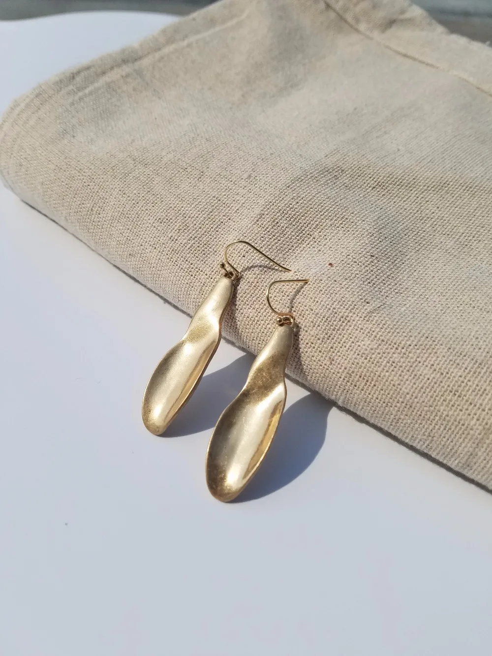 AOMU 2018 Design Vintage Exaggerate Irregular Fold Metal Round Oval Big Circle Earring Gold Thick Long Drop Earrings For Women