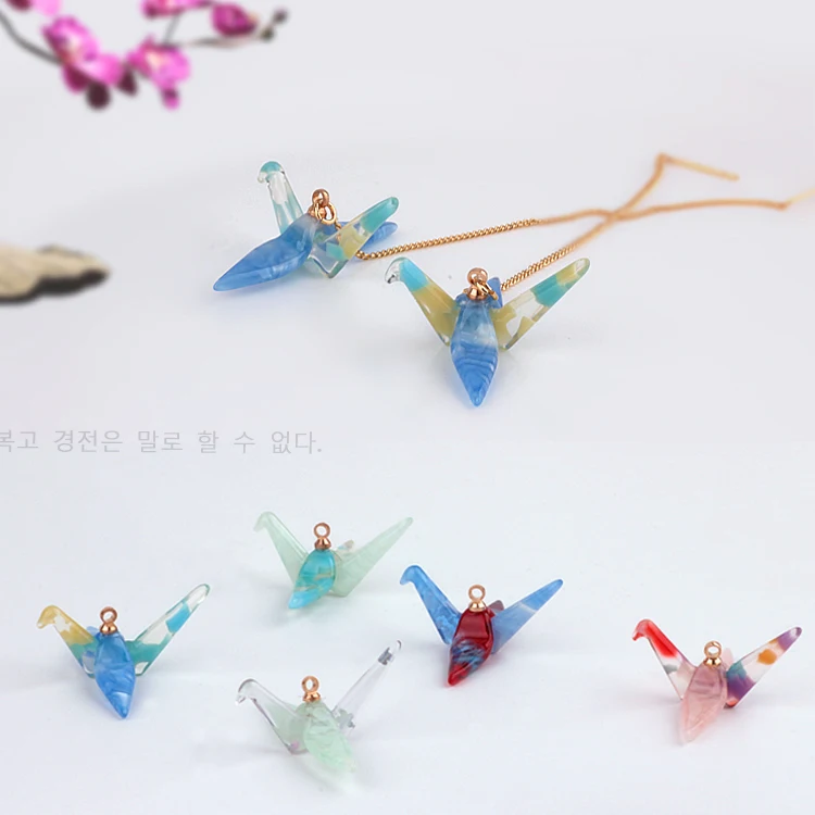 

2018 Summer style 10pcs/lot color pattern print cartoon 3D Paper crane shape acrylic beads diy jewelry earrings pendants