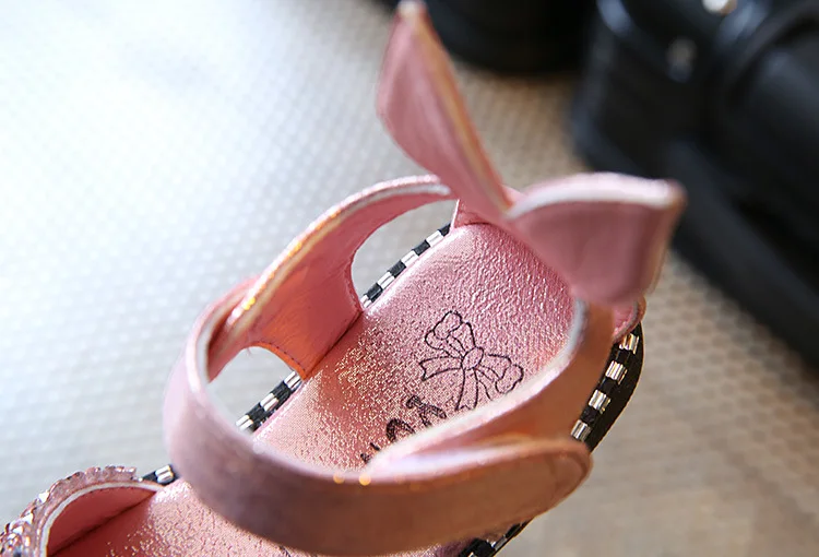 Сандалии для девочек; модные милые розовые блестящие туфли со стразами для маленьких девочек с кроличьими ушками; детские сандалии на плоской подошве
