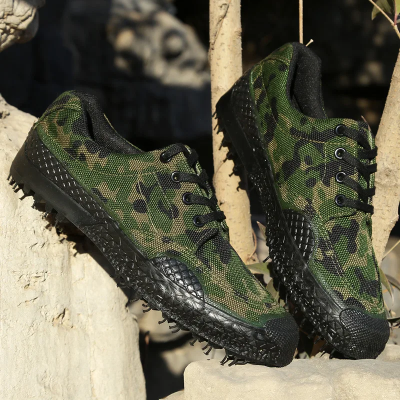 

Green low-top wild work new style shoes 770B1-12