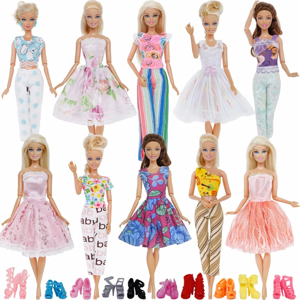 20 Pcs/Lot = 5x Blouse Trousers Outfit + 5x Princess Dress Gown + Random 10x Shoes Accessories Clothes For Barbie Doll Gift Toy 20 Pcs/Lot = 5x Blouse Trousers Outfit + 5x Princess Dress Gown + Random 10x Shoes Accessories Clothes For Barbie Doll Gift Toy