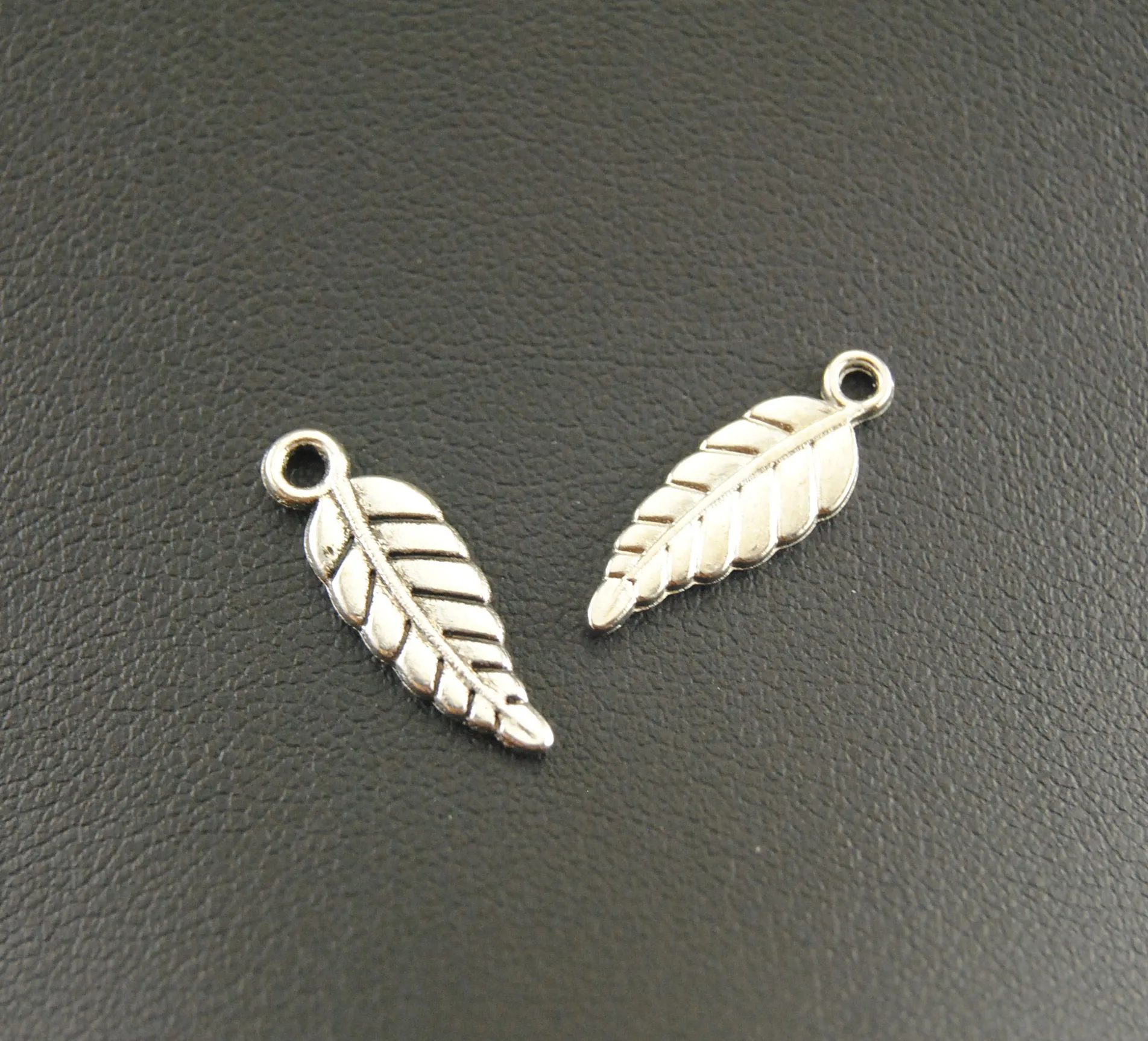 

10 Pcs Zinc Alloy Antique Silver Mini Leaf Charm Handmade Charms Pendants Jewelry Findings A985