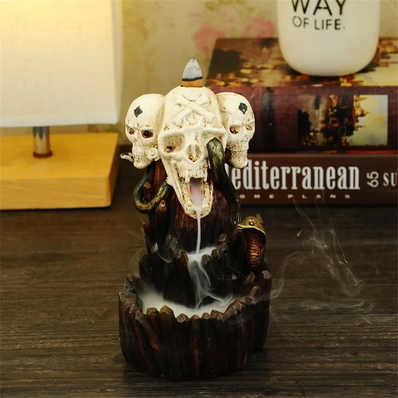 

Halloween Scary Skull Incense Waterfall Smoke Backflow Incense Burner Creative Resin Crafts Halloween Party Incense Cone Holder