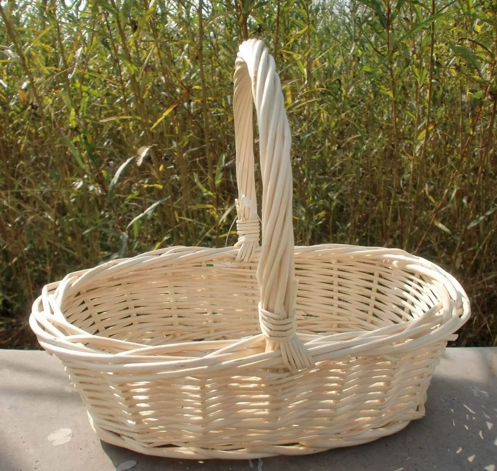 Free shipping! Small bleach white wicker basket willow wedding flower