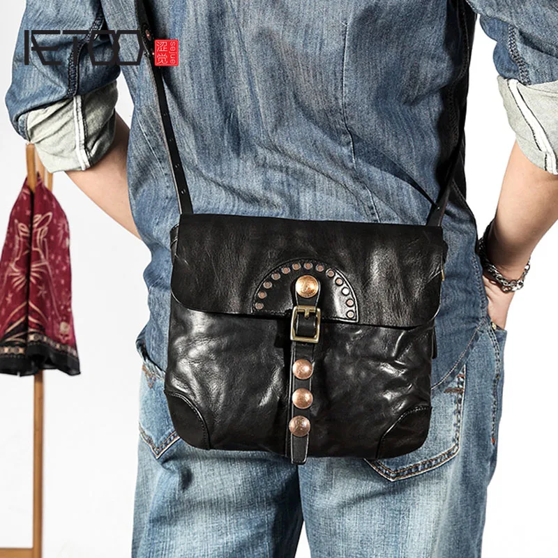 

AETOO Retro men's shoulder bag diagonal cross head layer cowhide small bag personality punk wind leather messenger bag men'