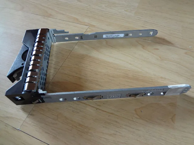 Cheap 3.5" SAS SATA HDD Hard Drive Tray Caddy Bracket Type 42R4131 For IBM Server xSeries M2 M3 3250 306m 3400 3455 3500 3550 3600 etc Cheap 3.5" SAS SATA HDD Hard Drive Tray Caddy Bracket Type 42R4131 For IBM Server xSeries M2 M3 3250 306m 3400 3455 3500 3550 3600 etc