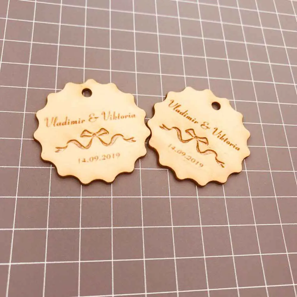 Personalized Engraved Rustic Christening Wooden Wine Charm Custom Bride&Groom Baptism Wood Label Wedding Round Favor Gifts Tags 1