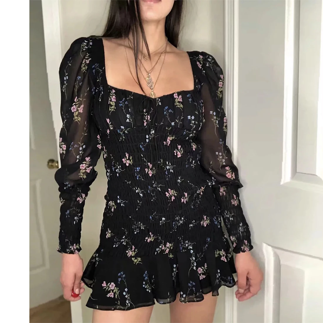 KHALEE YOSE الشيفون البسيطة اللباس 2019 الصيف الأسود الأزهار حزب فساتين النساء مربع طوق الكشكشة مطاطا شير مثير الشاطئ اللباس KHALEE YOSE الشيفون البسيطة اللباس 2019 الصيف الأسود الأزهار حزب فساتين النساء مربع طوق الكشكشة مطاطا شير مثير الشاطئ اللباس