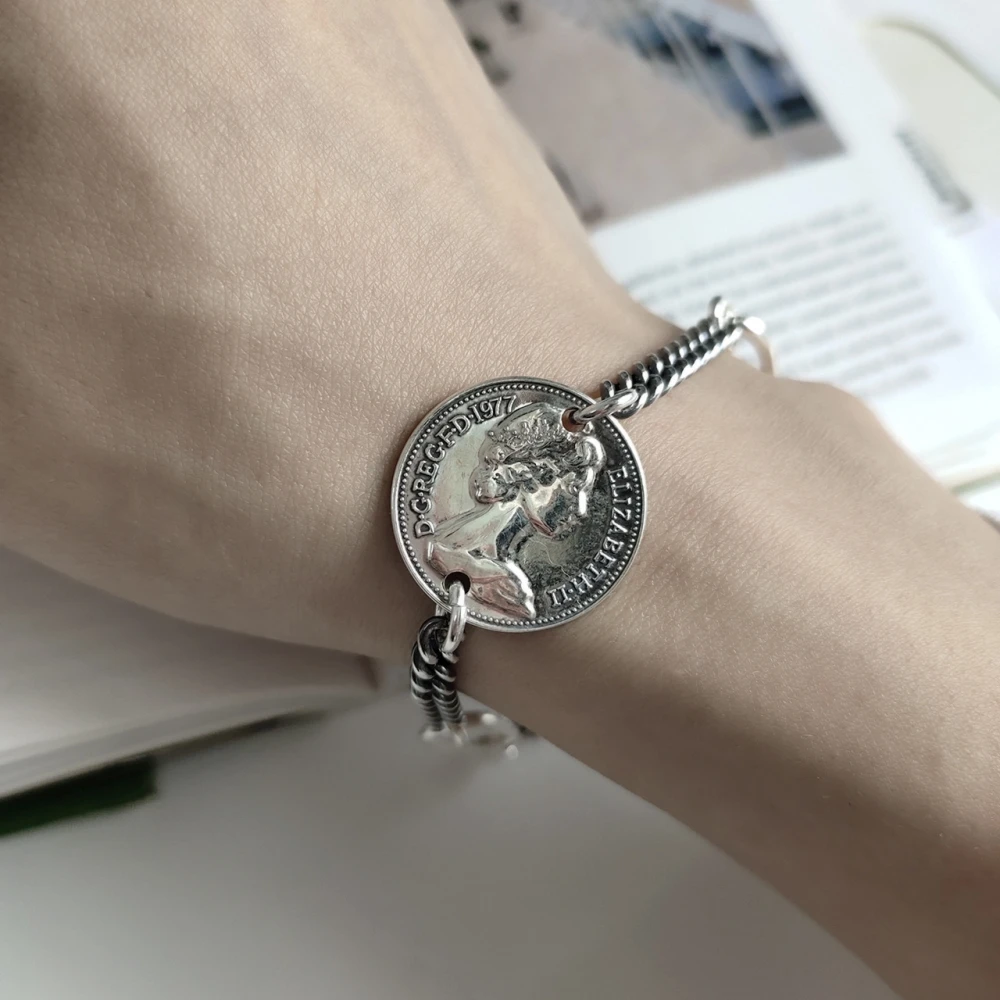 

Heavy Vintage Black 925 Sterling Silver Curb Chains Saint Medal Queen Elizabeth Charm Bracelet for Women Girls Fashion Jewelry