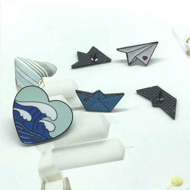 

New personality marine color love and blue white sailing badge brooch creative simple green color shirt jewelry badge brooch