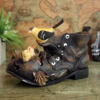 

Creative Birdie Family and Leather Shoe Model Figurine Polyresin Handicraft Accessories as Decoration and Flower Planter Pot