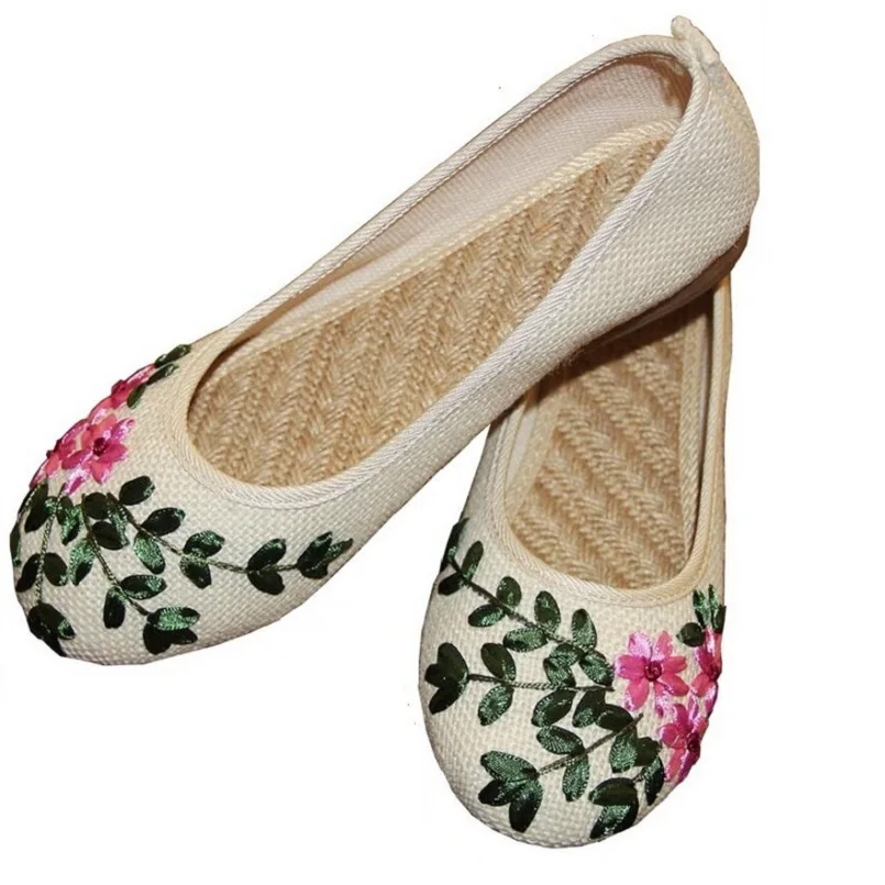 Resultado de imagen de zapatos bordados