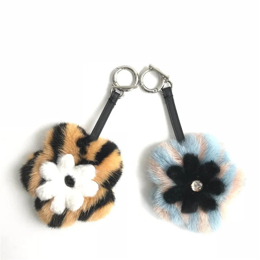 

Magicfur - Real Mink Fur Flower Keychain Pretty Handbag Charm Key Ring Purse Keyring Pendant Accessories