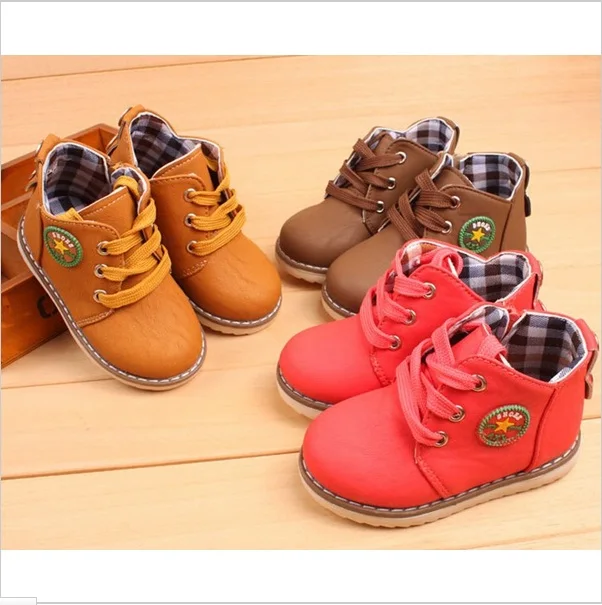 junior walking boots size 3