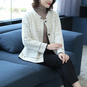 

2020 Women's Autumn New Sweater Jacket Short Thick Plaid Knit Cardigan Jacket Loose Large Size Warm Sweater Jacket LQ157