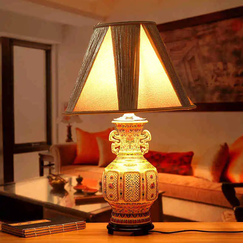 Vintage style porcelain ceramic desk table lamps for bedside chinese Blue and White Porcelain colorful living room table lamp (3).jpg