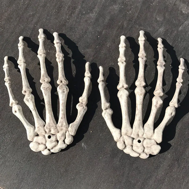 

1 Pair Interesting Halloween Decoration Plastic Skeleton Hands Haunted House Props Funny XH8Z ST07