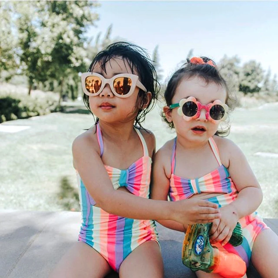 Свободного Покроя в полоску цветов радуги для девочек, купальные костюмы, раздел-детская одежда ванный комплект летняя пляжная одежда для младенцев От 6 месяцев до 2 лет