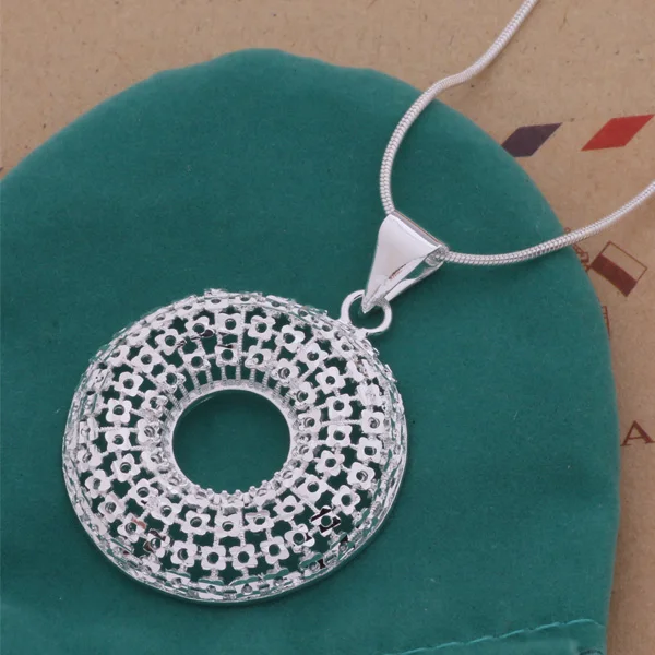 

Classic Silver Jewelry Big Hollow Round Necklace For Women Exquisite Design AN201