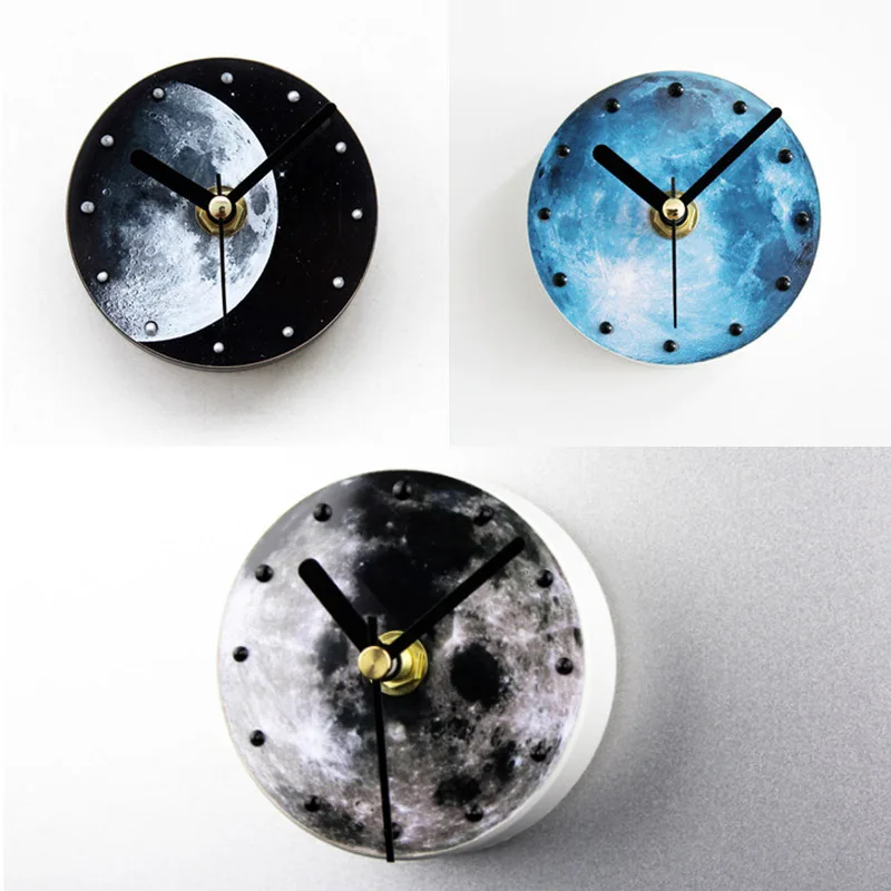 

Fashionable Universe Planet Moon Pattern Fridge Magnet Waterproof Sucker Moon Wall Clock