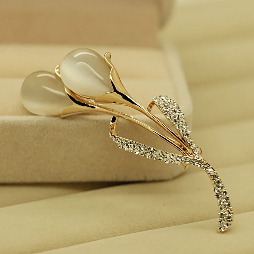 

Luxury designer brooches crystal pin trendy brooch classic Pins and Brooches for Women wedding jewelry Clothing accessories