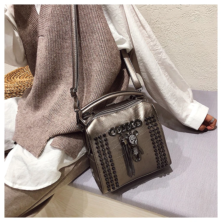 DORANMI сумка на плечо с заклепками Женская квадратная сумка через плечо сумка-мессенджер модная кожаная женская сумка Bolsos Mujer DJB356