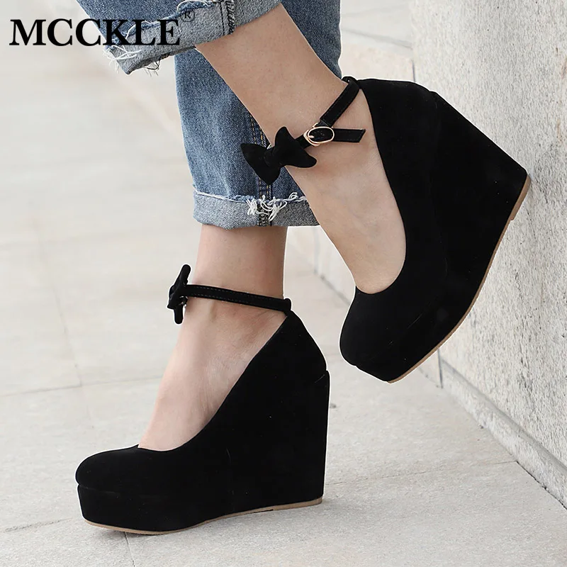 Vente MCCKLE Femmes Hauts Talons Plus La Taille Plate Forme Coins Femmes Pompes Élégant Troupeau Boucle Bowtie de Courroie de Cheville Chaussures De Mariage De Partie