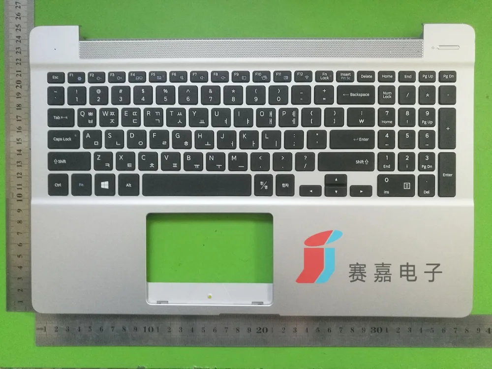 

News laptop keyboard for SAMSUNG NP 630Z5J 365E5C 680Z5E 870Z5E US/UK/KOREAN layout