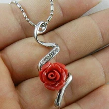 Huij 004793 красный коралл резные цветок кулон Цепочки и ожерелья