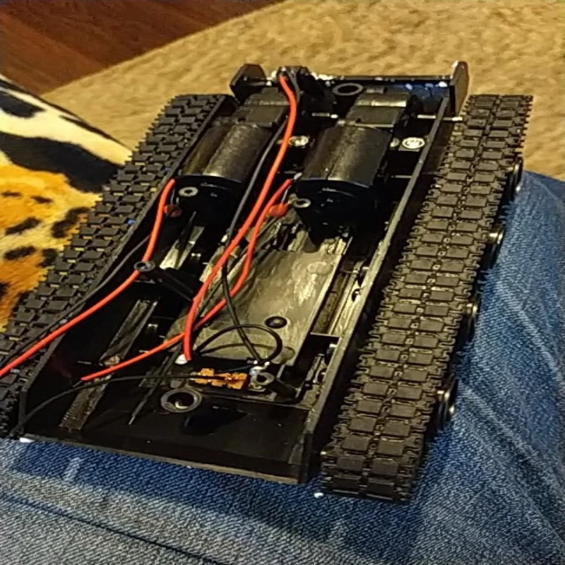 Радиоуправляемый Танк умный робот танк автомобиль шасси комплект резиновый трек гусеничный для Arduino 130 мотор diy робот игрушки для детей