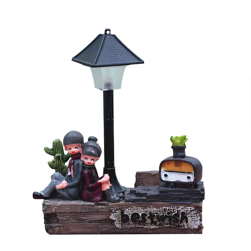 

Vintage Resin Couple Night Light Ornaments Retro Lovers Nightlight Miniature Figurines Lamp Handicrafts Student Gifts Furniture