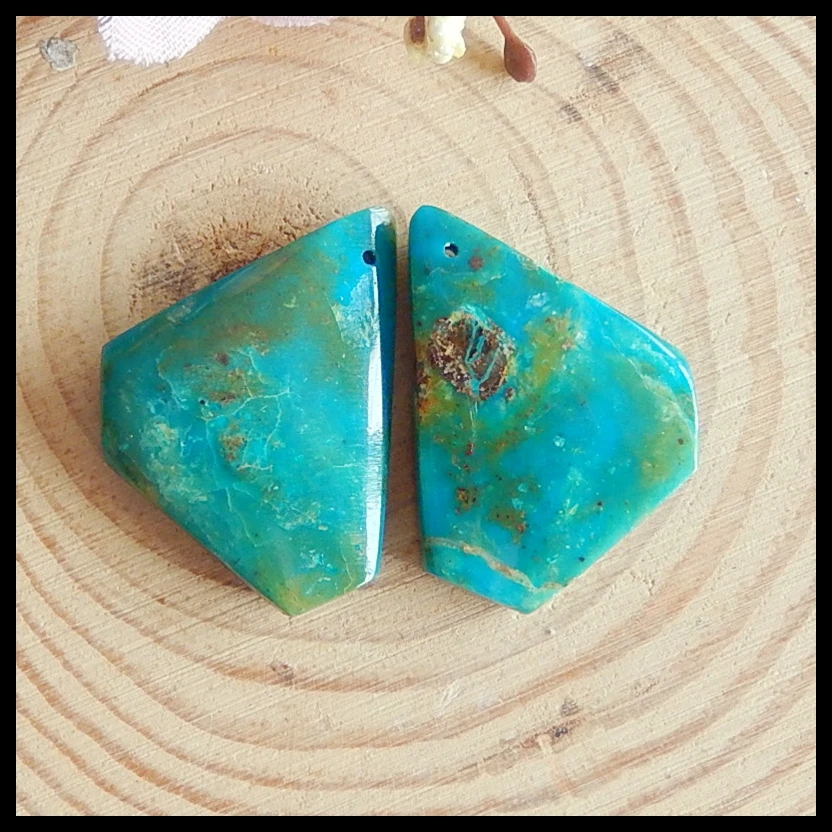 

Natural blue opal Semi-precious stones, Jewelry accessories Earring Bead,26x23x5mm,7.4g