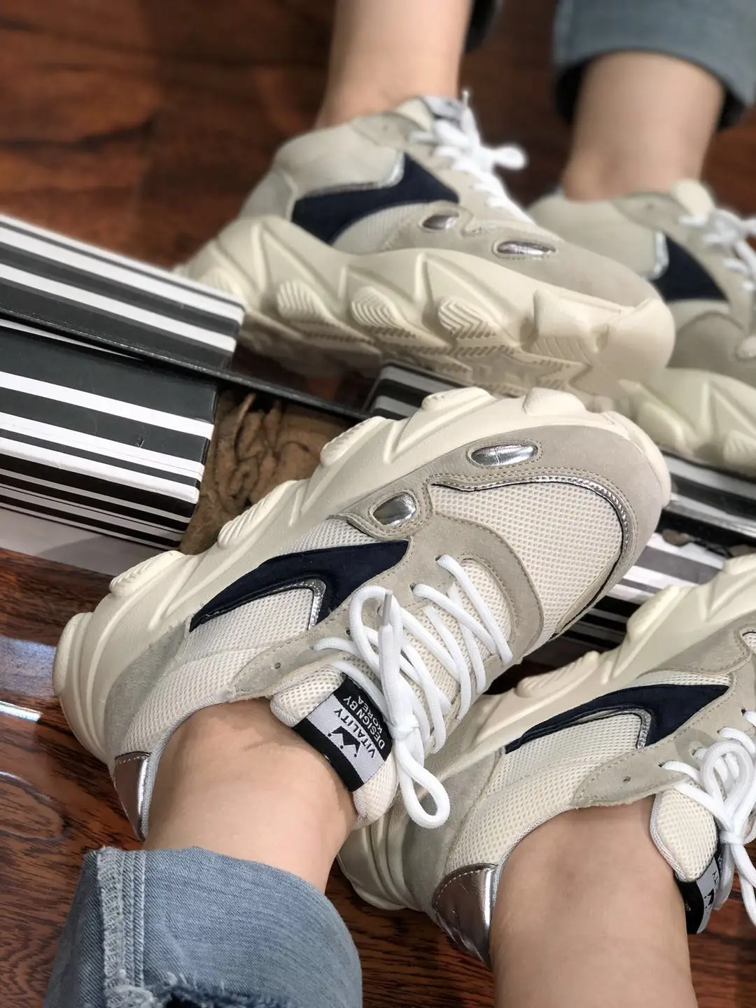 

Women sneakers 2019 summer new net red super fire wild casual thick bottom mesh shoes mesh breathable dad shoes women