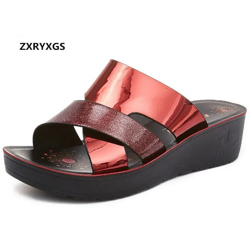 

2019 New Bright Patent Leather Summer Shoes Woman Slippers Flat Wedges Sandals Wear Non-slip Women Shoes Casual Fashion Sandals