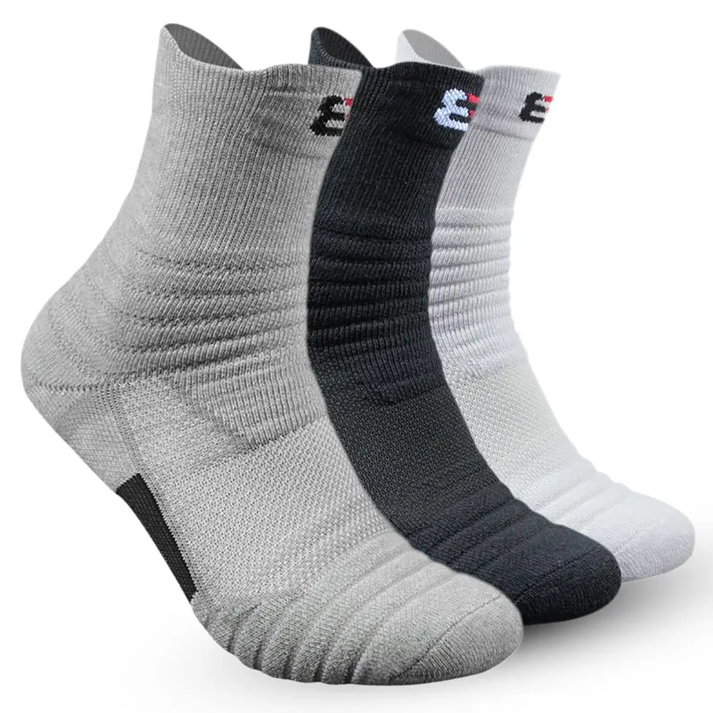 A pair of Basketball Socks Man Long Thickening Towel Bottom Cotton Socks Outdoors Run Badminton Tennis Sport basketball socks
