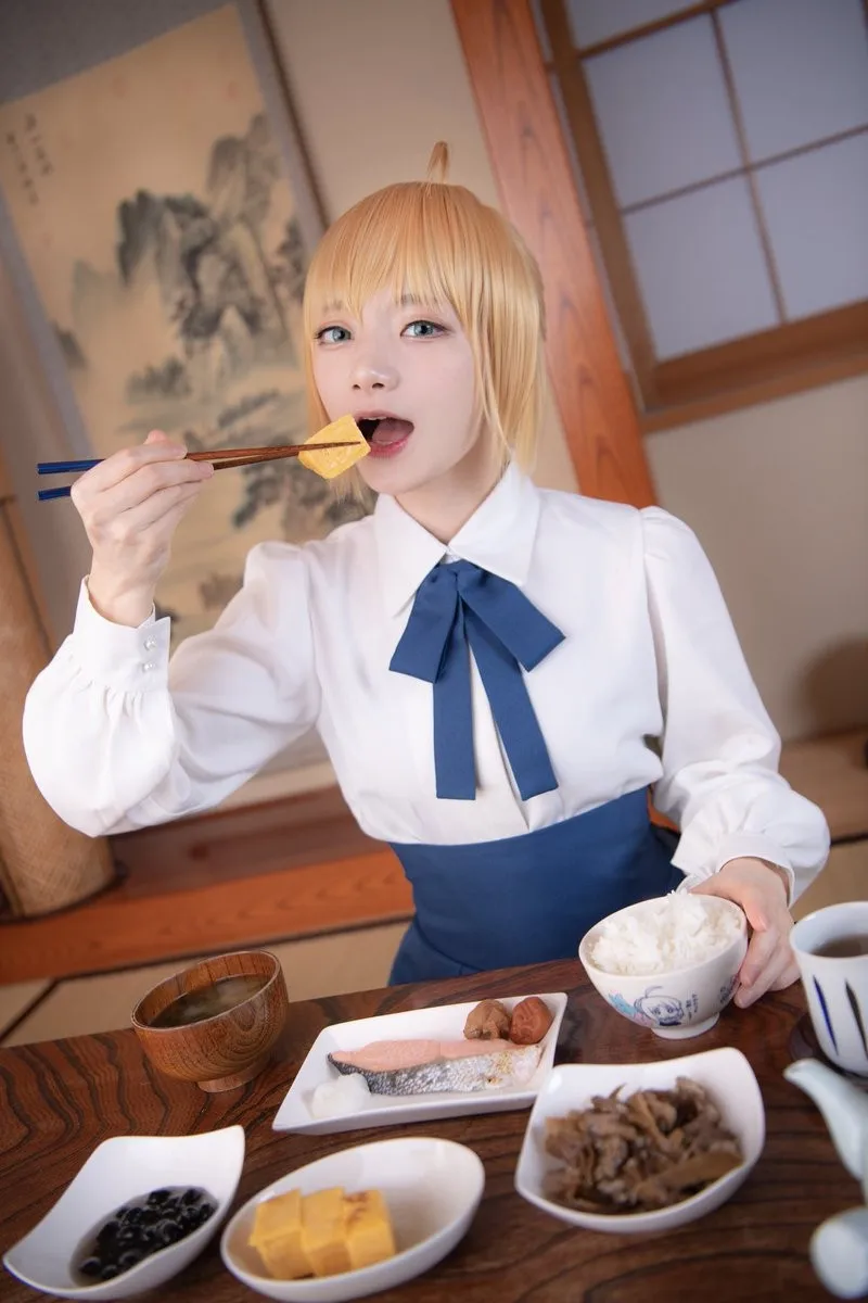 「COS福利」Fate-Saber 吃货呆毛王第4张