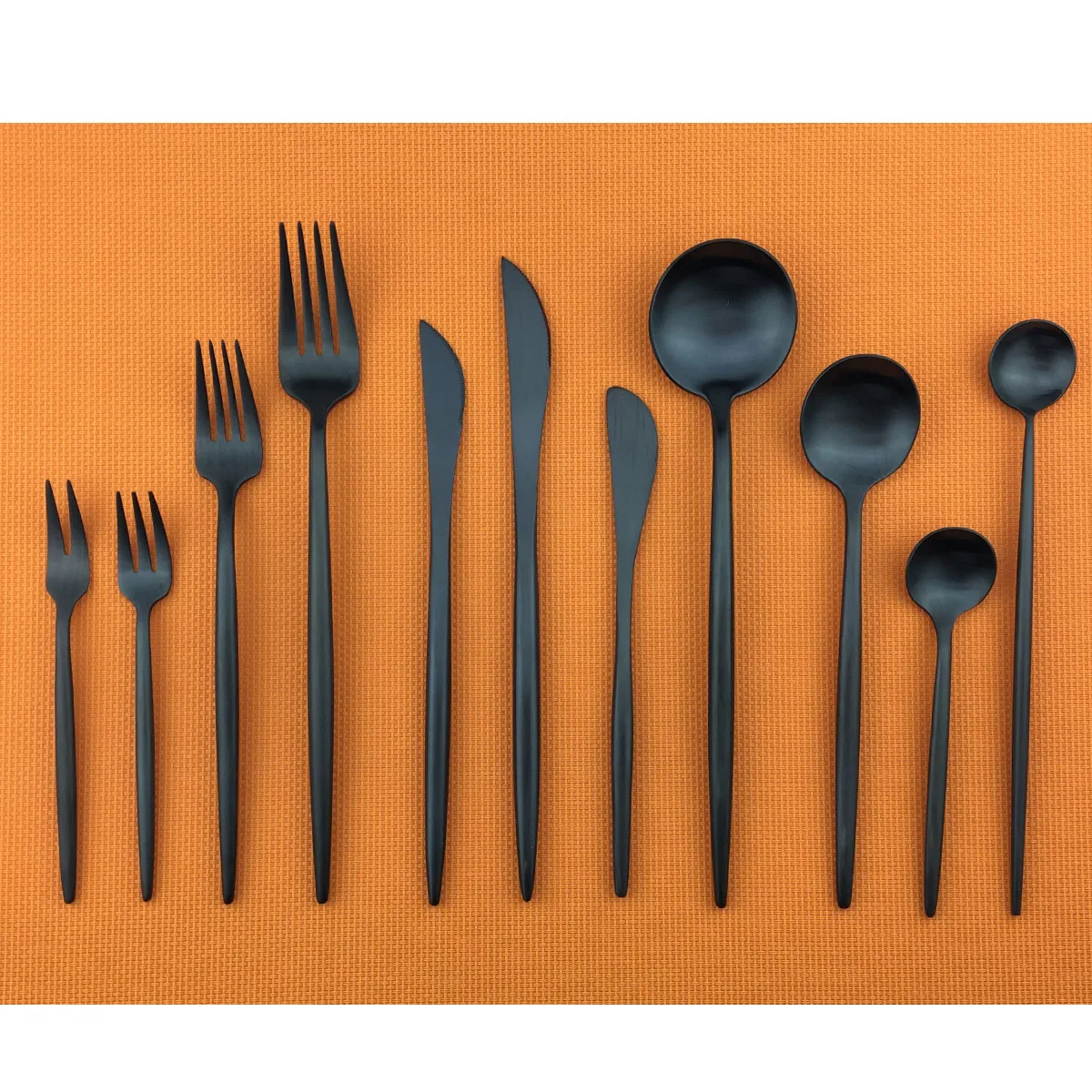 

Matte Black Silverware Set Cutlery 18/10 Stainless Steel Tableware set Creative Dinner Set Fork Butter Knife Scoop Service For 1