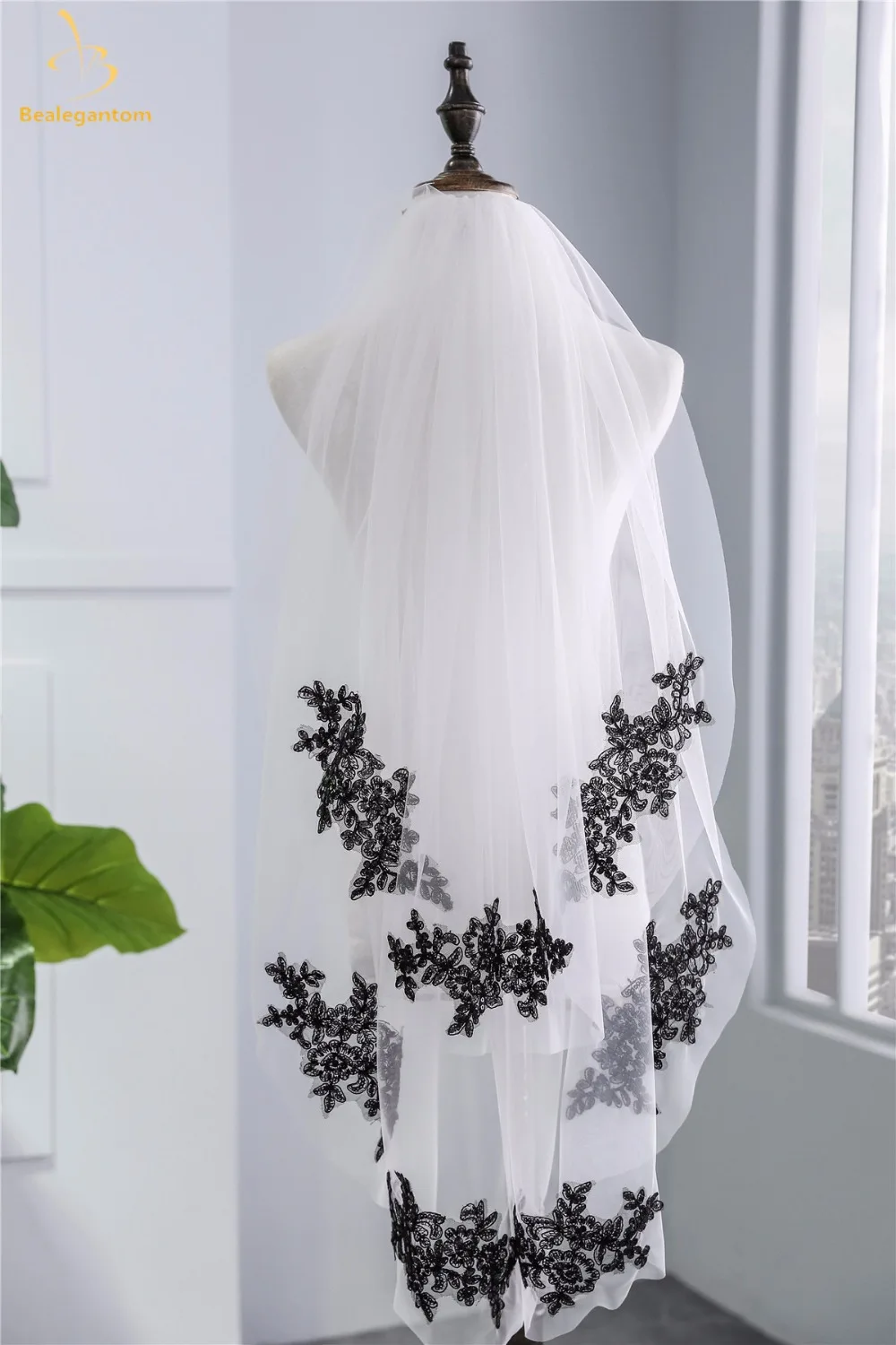 

2019 New High Quality Brand New White Ivory Wedding Veils Veu De Noiva Lace Appliques Wedding Veils Mariage Bridal Veil QA1355