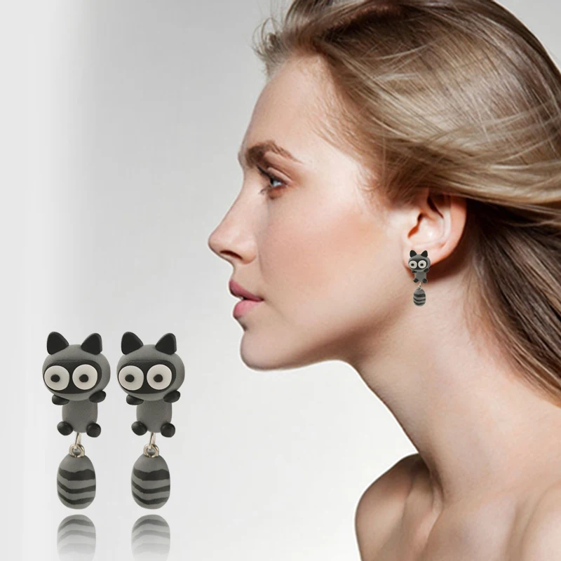 1 пара, новинка, еноты, милые серьги-гвоздики, серьги из полимерной глины, милые 3D серьги в виде животных для женщин, ювелирные изделия с рисунками из мультфильмов, Brincos