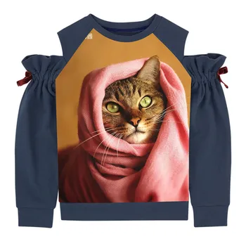 

The girls were dressed in fashionable new T-shirts,Cat the scarf long sleeves for sprg and fall, baby clothes.