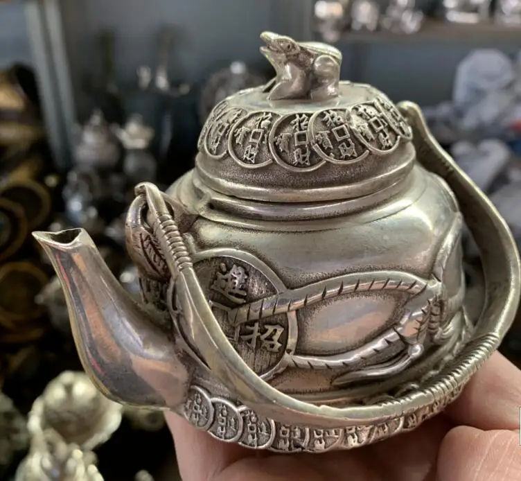 

Exquisite Crafts White Copper Silver Money Pot Sculpture Water Pot