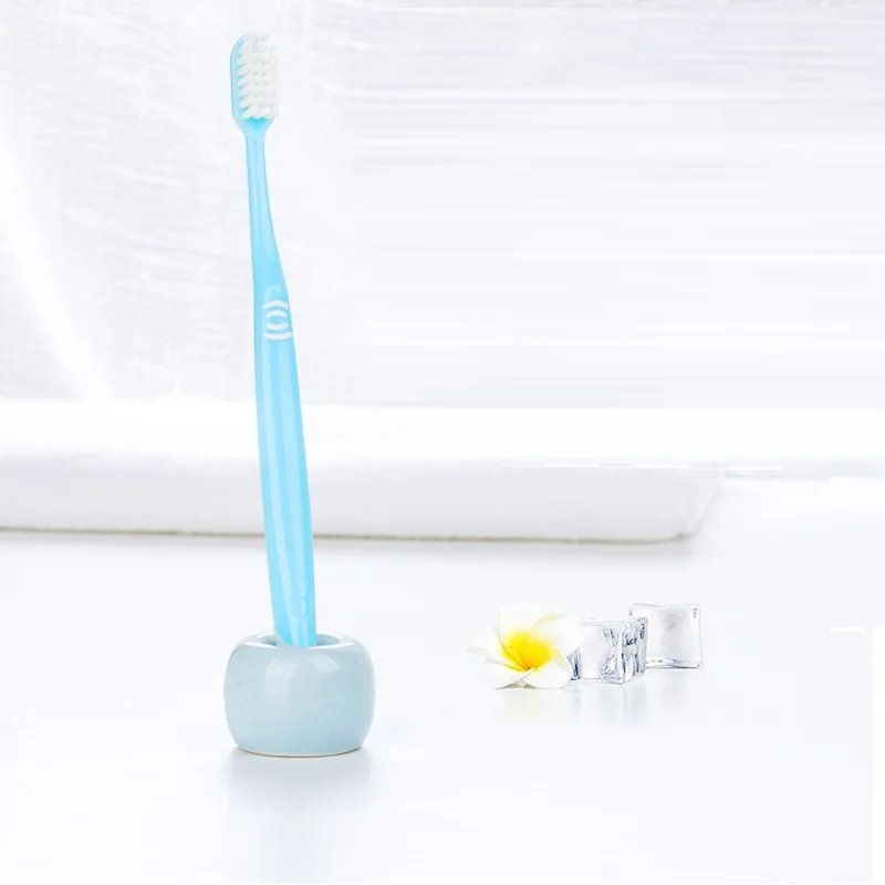 Escova de Dentes Macia para Proteger a Gengiva Adulto Pincel Fino Pacote Familiar Cor Aleatória 3 Pcs 3 para proteger a gengiva pincel fino pacote familiar (Cor aleatória)