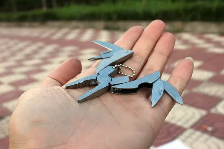 Stainless Steel Outdoor Portable Multitool Pliers Knife Keychain Screwdriver Multi Tools Mini Pliers Herramientas Multi Tool