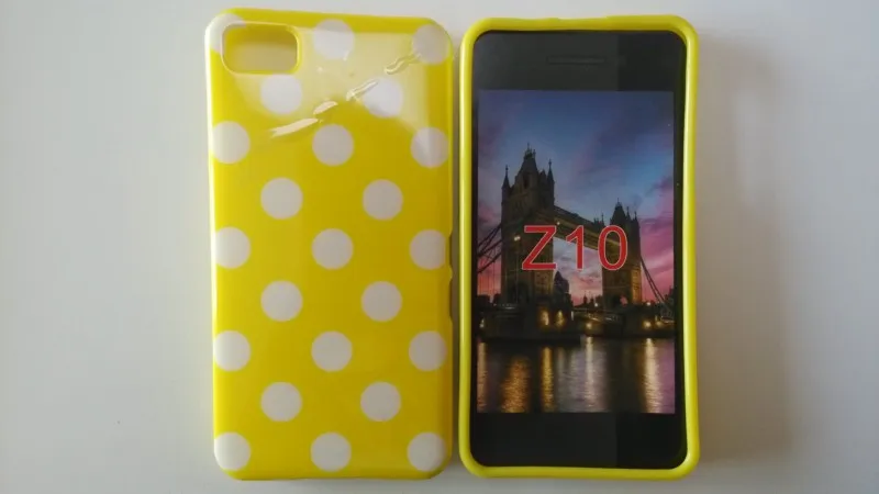Blackberry Z10 Polka Dots Case (11)