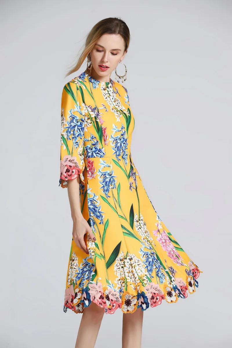 

High quality embroidery half sleeves drerss 2019 spring runways floral print elegant dress D826