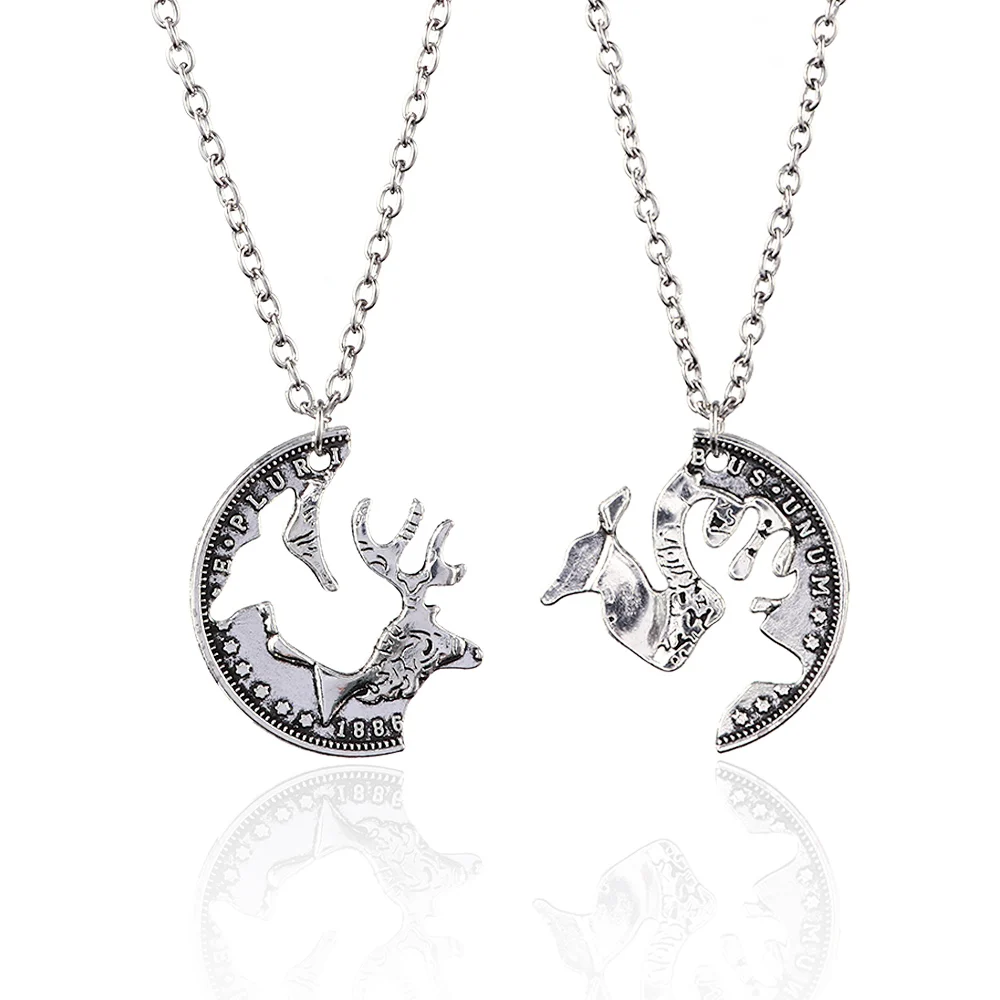 

Retro Hollow Elk Stitching Couple Necklace Set Alloy Chain Vintage Creative Animal Pendant For Lovers Best Friends Jewelry