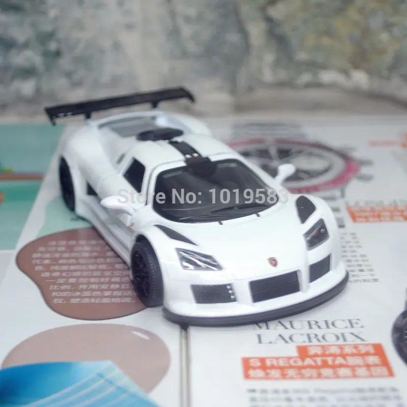 2010 Gumpert Apollo Sport white (7)